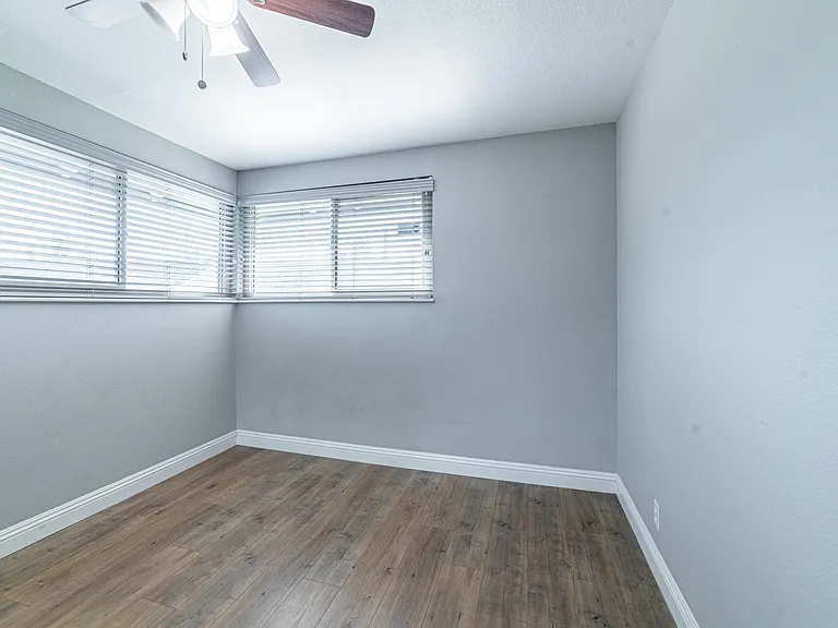 1408 N Buckingham St — Photo 26
