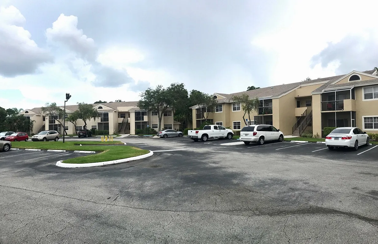 660 Cypress - 1 — Photo 4