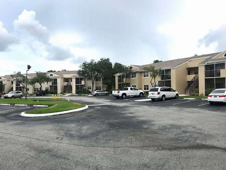 600 Cypress Club Way #1-11-1 — Photo 3