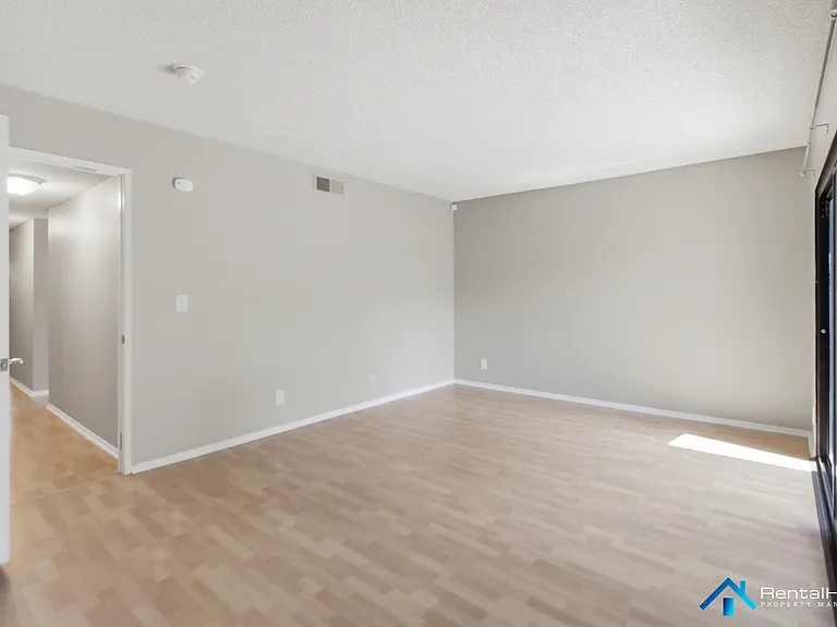 6716 Clybourn Ave #245 — Photo 21