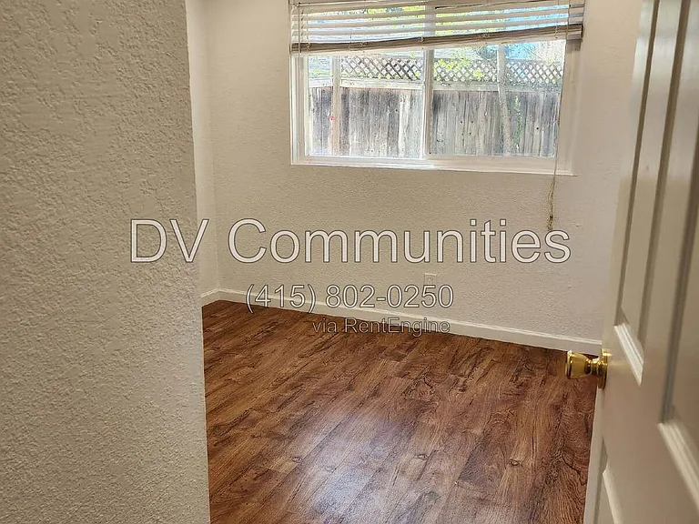 101 N 10th St #13 — Photo 16