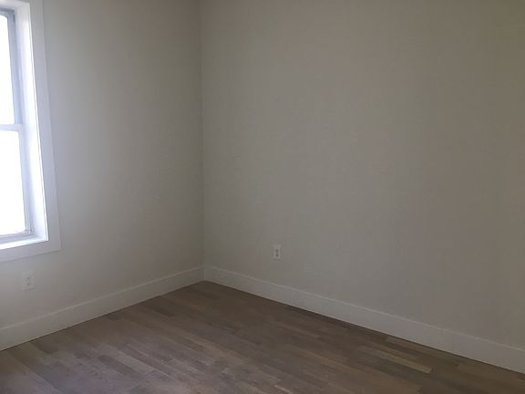 5th image of 9 Gifford Ave #5L