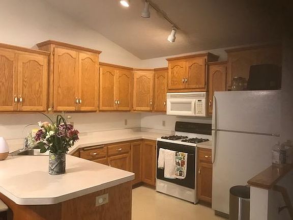 3rd image of 6310 Cavell Ct N