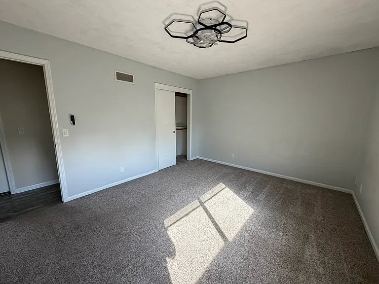 13203 Courtney Dr — Photo 25