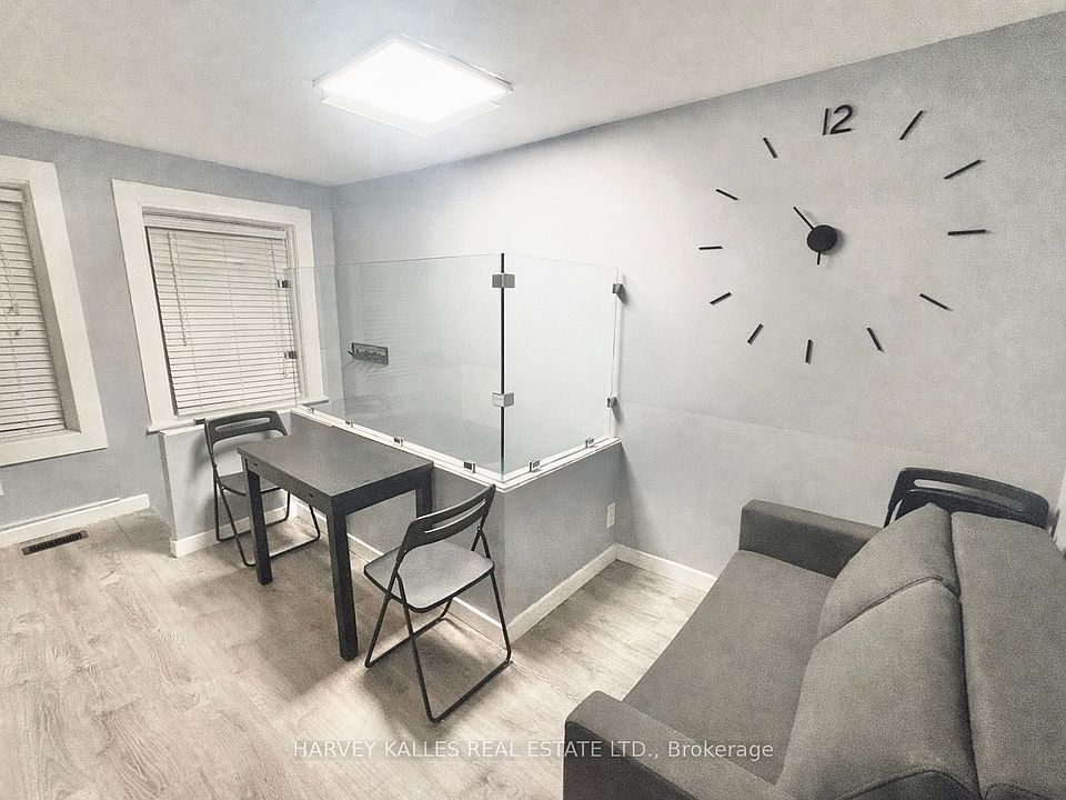 1st image of 11 Saint Patricks Sq #2