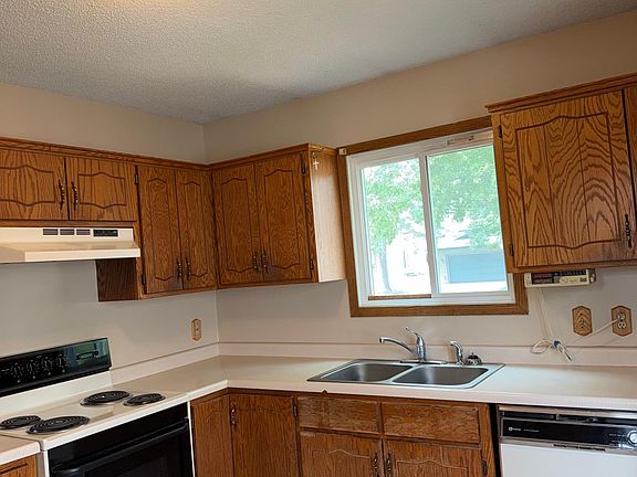 2nd image of 2635 Guthrie Ave N