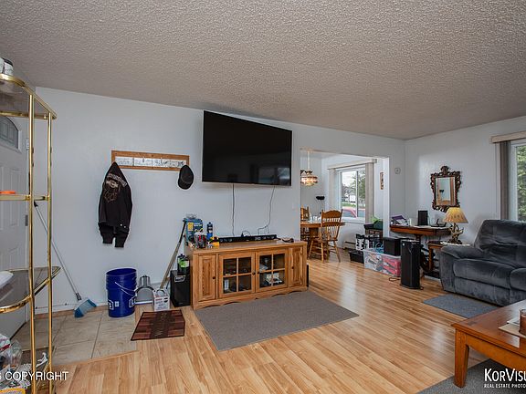 3rd image of 203 S Cobb St