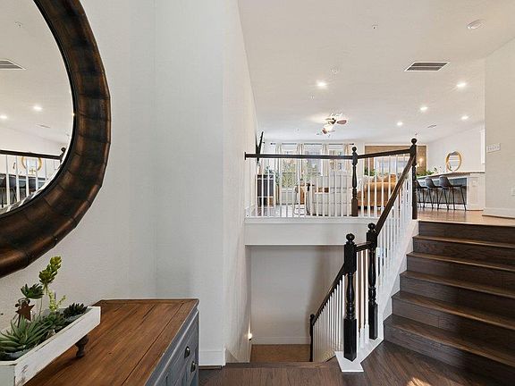 4th image of 7409 Merrick Ln #40