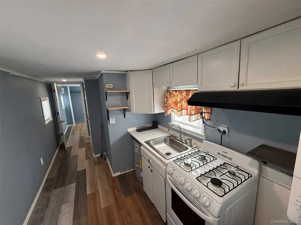 275 Robinson Avenue, Newburgh, NY 12550 — Photo 4
