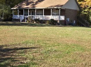 301 Martin Ln, Cottontown, TN 37048
