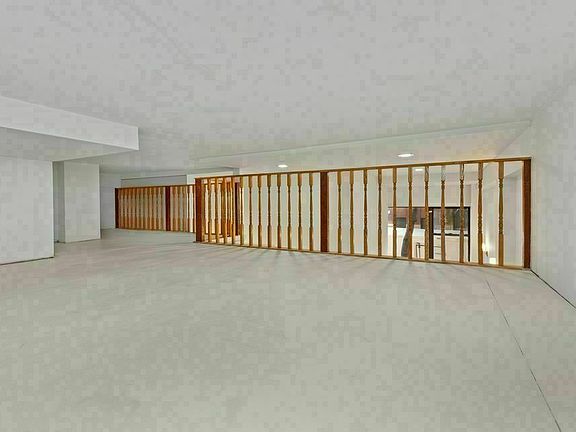 4th image of 213 E 37th St #1JI