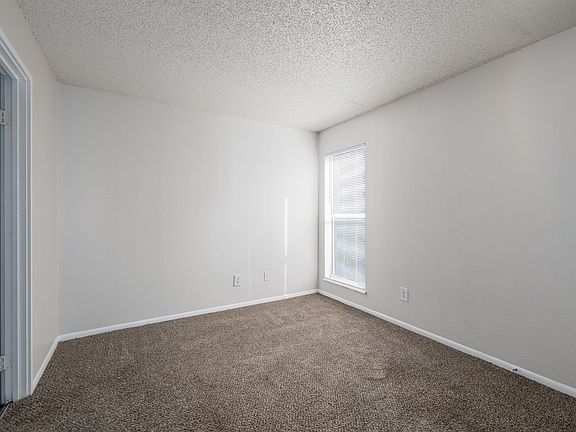 5th image of 910 NW 79th Ter #781014