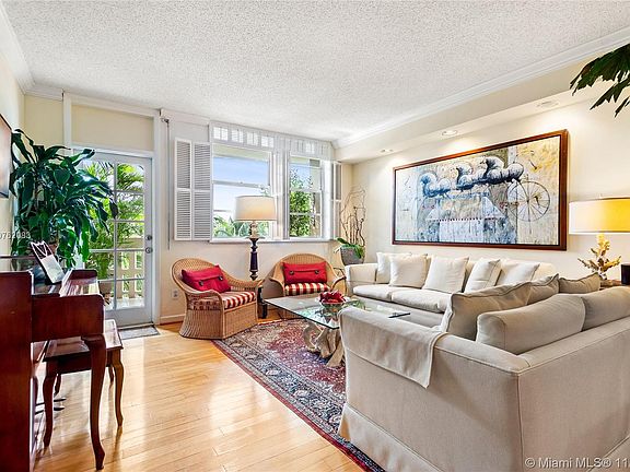 5th image of 90 Edgewater Dr APT 427