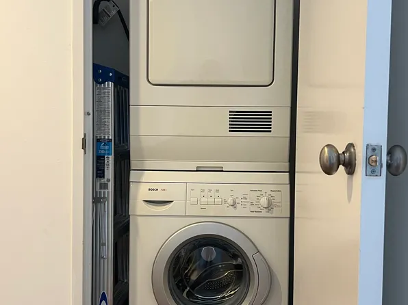 1600 Broadway image 5 of 9