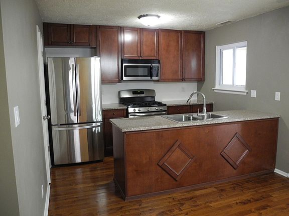 4th image of 416 Pinewood Dr