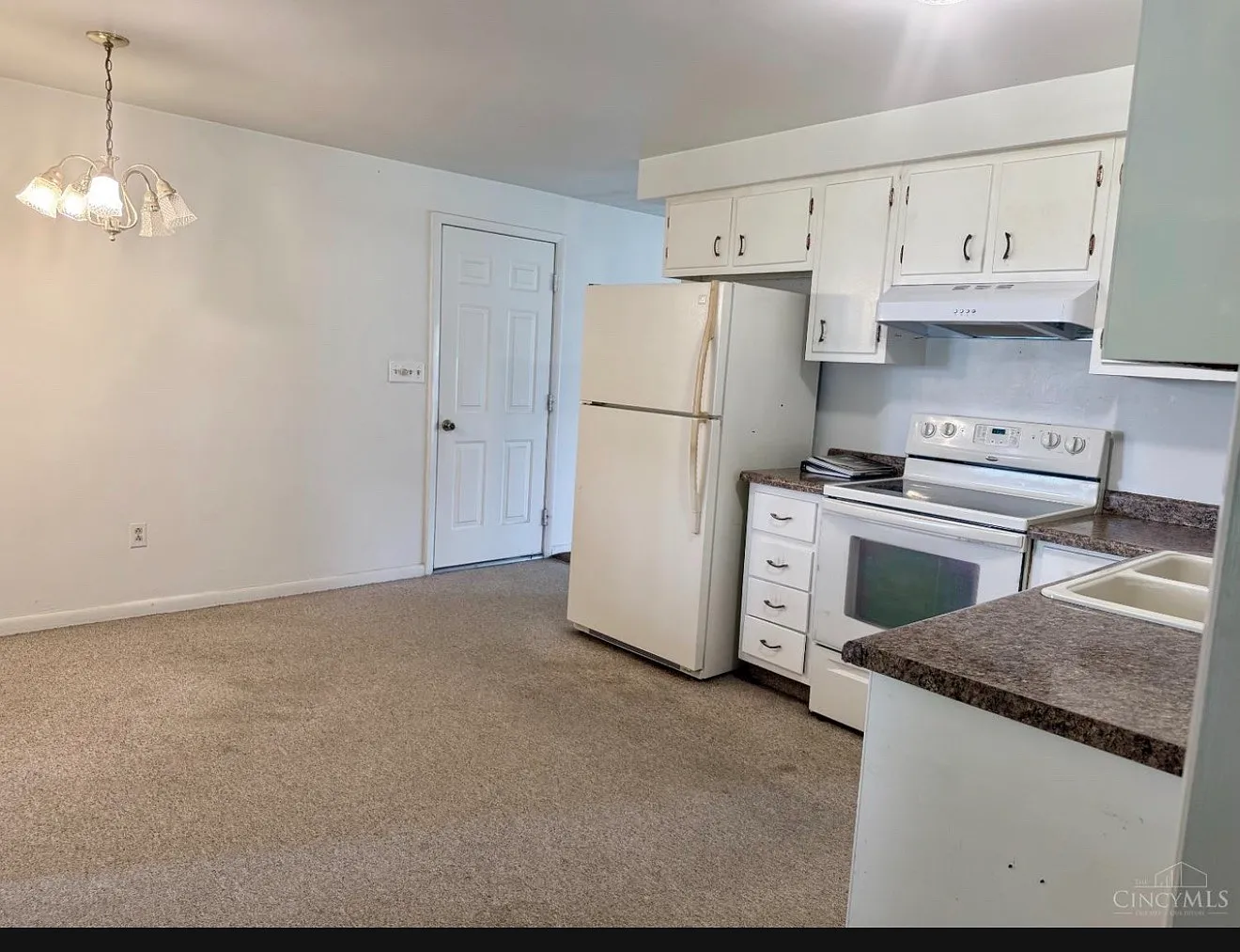 3 bed, 1293 sqft, $1,999 — Photo 3