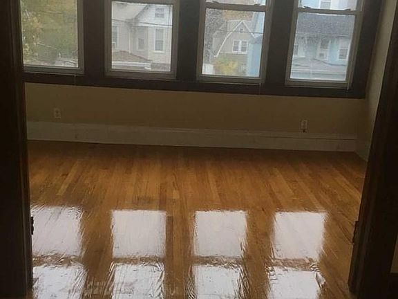 4th image of 24 Hackett Pl Floor 2