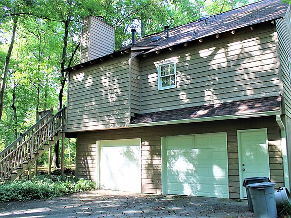 2nd image of 153 Middlesex Ln NW