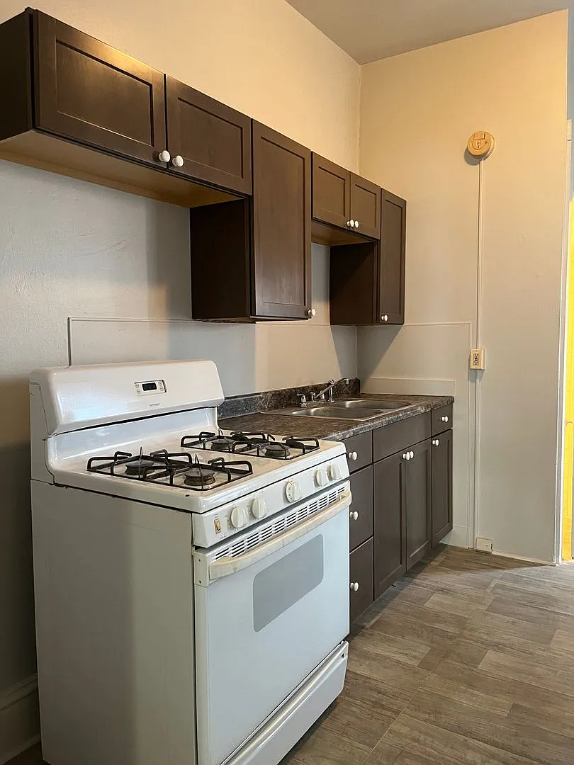 313 W Lemon St. — Photo 1