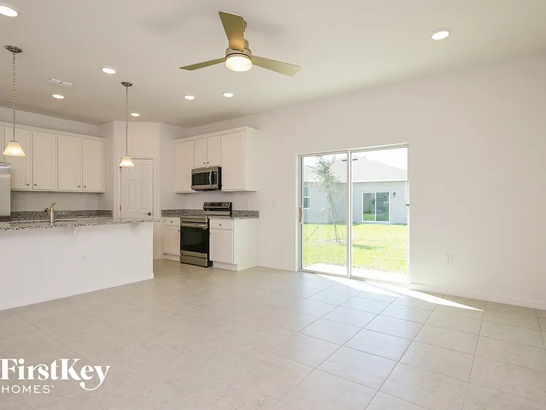 1227 Ponca Rd — Photo 3