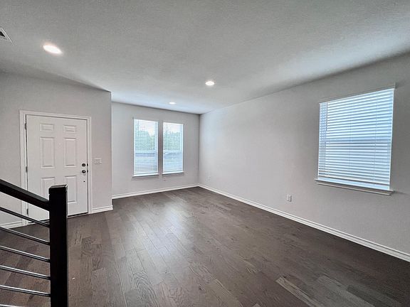 4th image of 4805 Star Jasmine Dr