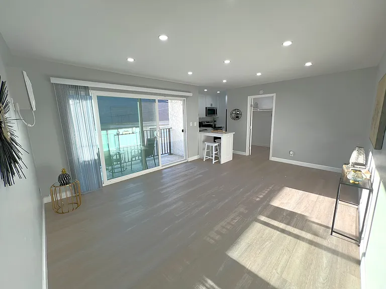 Estrellita Arms Apartments — Photo 5