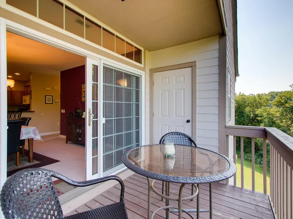 2027 W Vista Bella Dr #202, Oak Creek, WI 53154