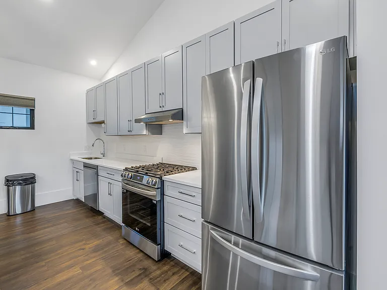 770 21st Ave N #1/2 — Photo 14