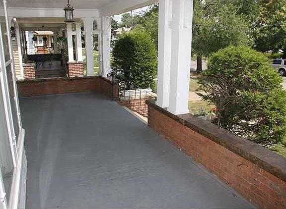 2nd image of 2839 Parkwood Ave
