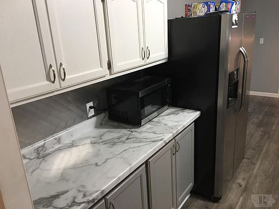 5th image of 2400 Vineyard St