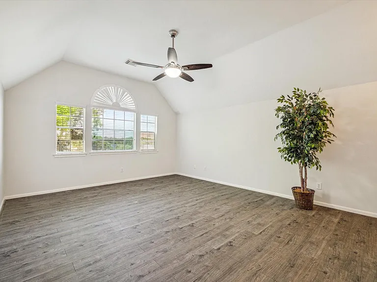 2715 Oakland Dr — Photo 19