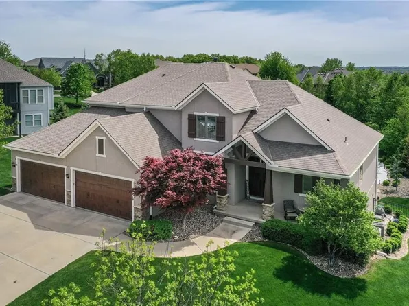 9419 W 157th Ct, Overland Park, KS 66221