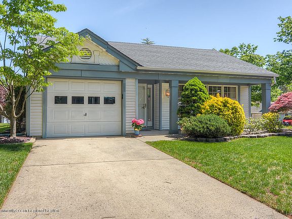 2nd image of 1560 Quince Pl