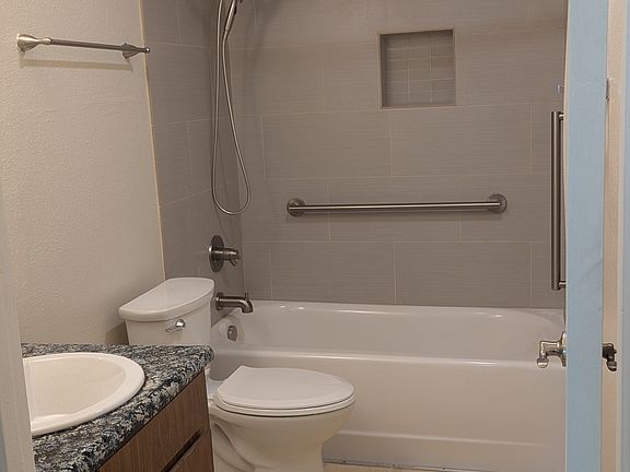 4th image of 12130-12150 SW Gingham Ln