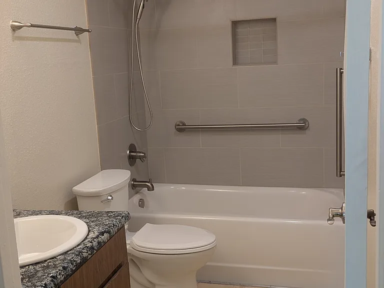12130-12150 SW Gingham Ln — Photo 4