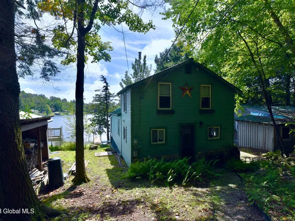 16 Forest Road, Greenfield, NY 12850