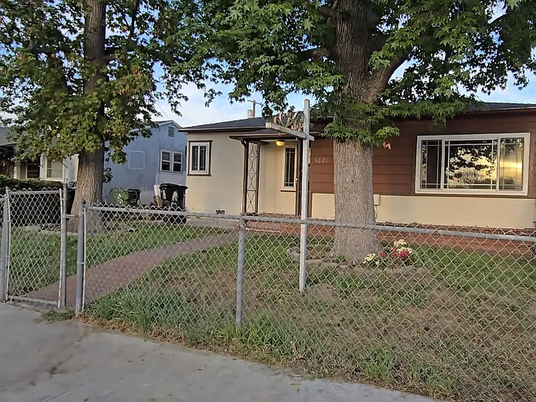 6228 Cahuenga Blvd — Photo 4