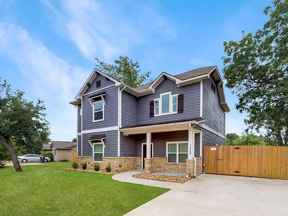 1300 Foster Ave