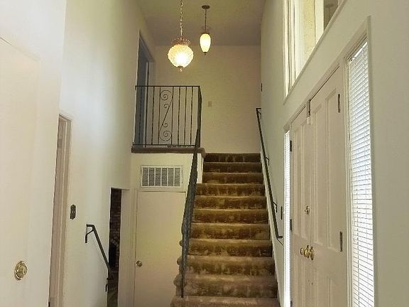 5th image of 6031 Meridian Ave
