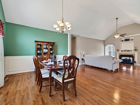 5th image of 213 Cheshire Rd