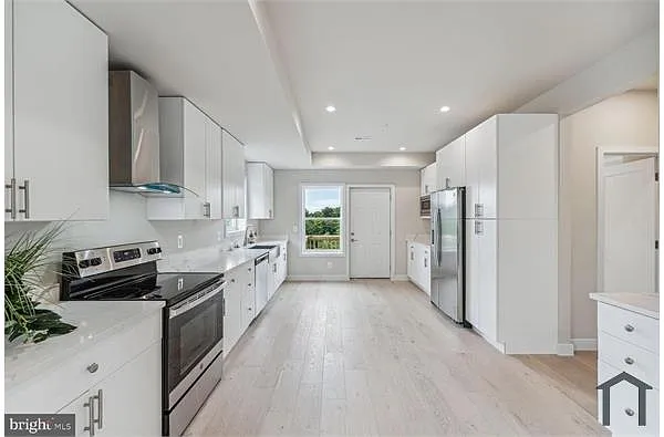 Building Photo - 2512 Elvans Rd SE #2