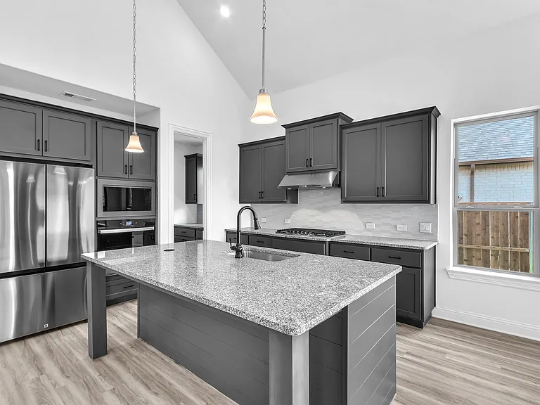 2410 Thavie St — Photo 11