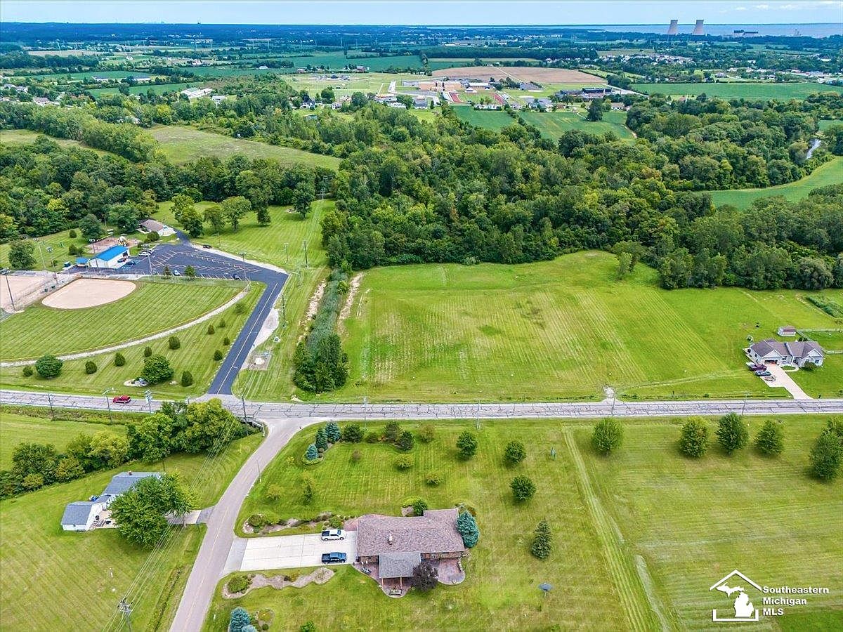 2 Nadeau Rd, Monroe, MI 48162 MLS 50120182 Zillow