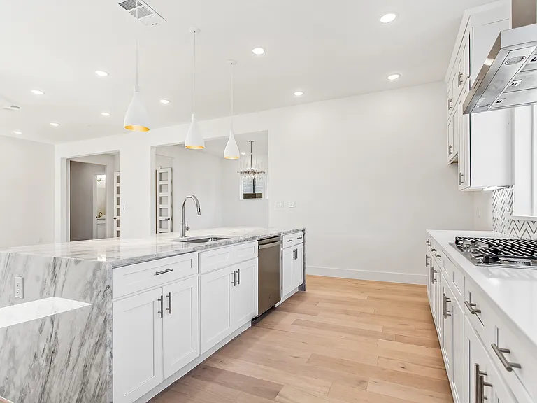 917 Protea St — Photo 28
