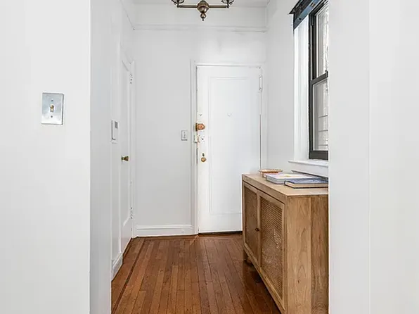 250 West 22nd Street 2C image 10 of 10
