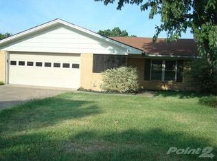 6524 Sayle St, Greenville, TX 75402