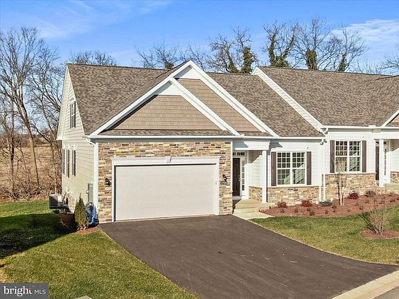 3rd image of 12926 Hawkins Cir #26