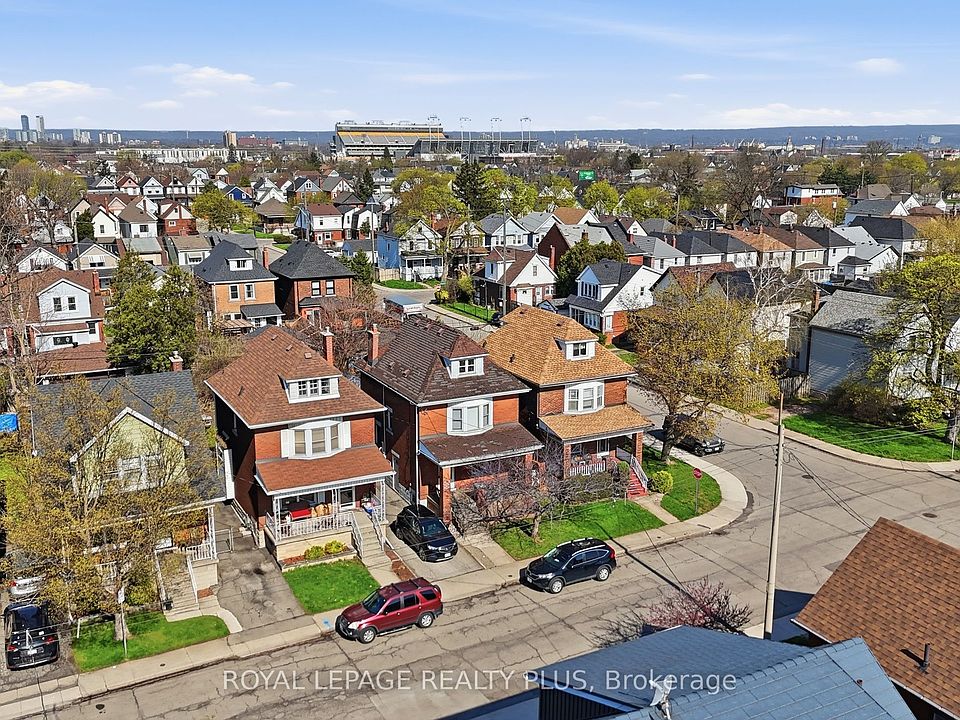 1st image of 115 Kensington Ave N
