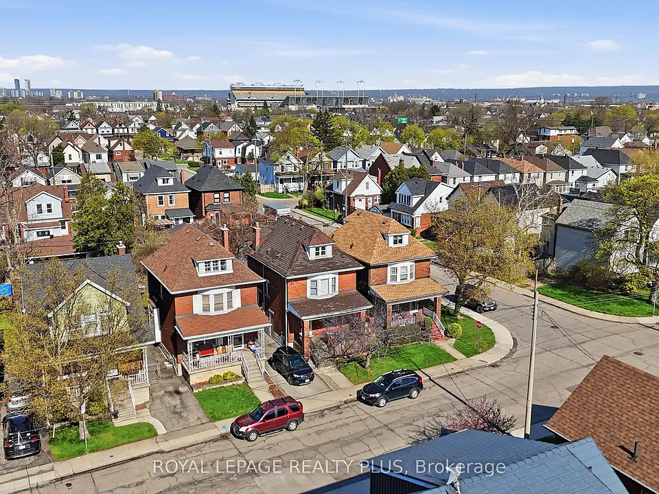 115 Kensington Ave N