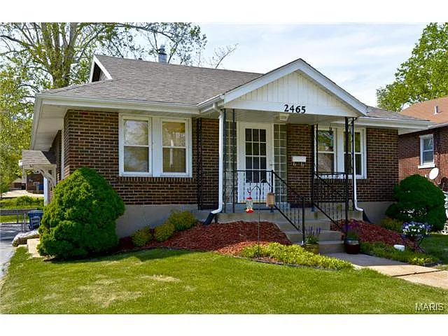 2465 Ashland Ave photo 1